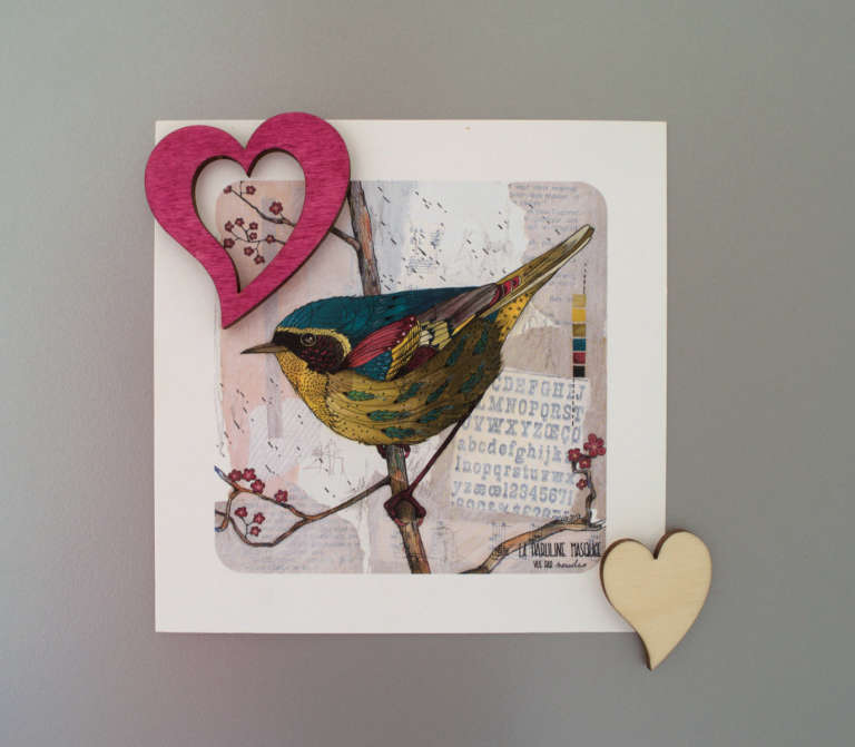 magnets cœurs sur carte postale d'oiseau